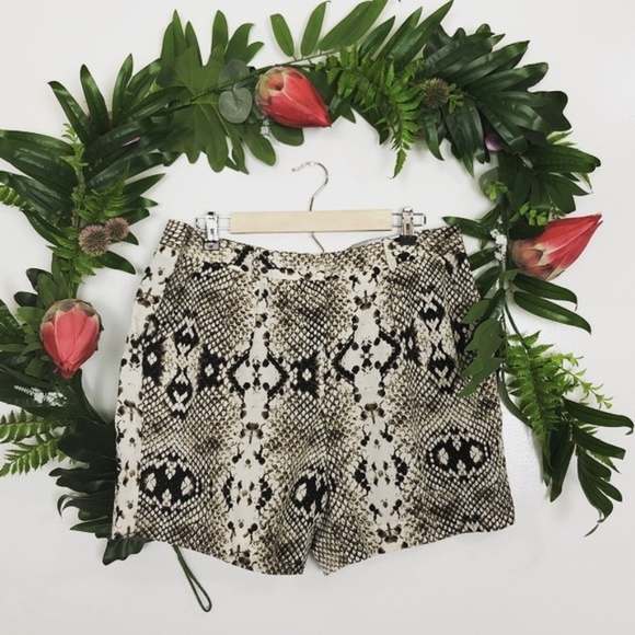 Worthington Pants - JCPenney Worthington NWT Snakeskin Print Shorts 14